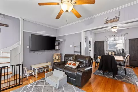 Entry Way - 10330 S Artesian Ave, Chicago, IL 60655 photo 1 of 1