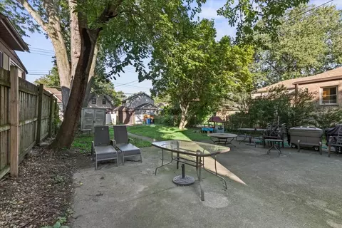 Exterior - 10330 S Artesian Ave, Chicago, IL 60655 photo 3 of 5