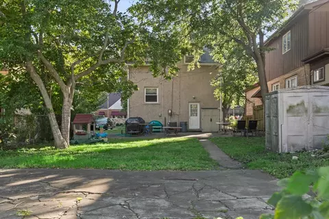 Exterior - 10330 S Artesian Ave, Chicago, IL 60655 photo 5 of 5