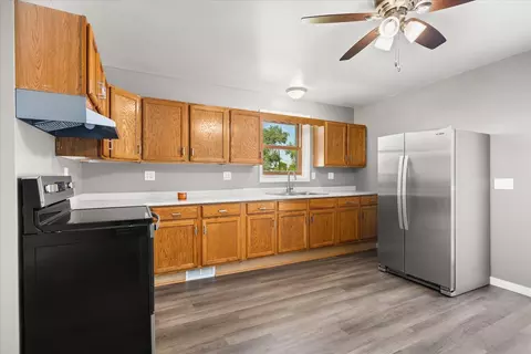 Kitchen - 702 4th Ave, Ottawa, IL 61350 photo 1 of 4