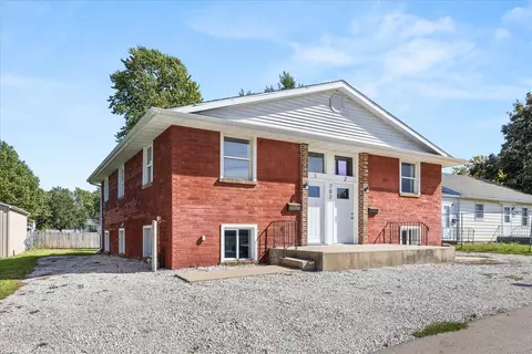 Exterior - 702 4th Ave, Ottawa, IL 61350 photo 3 of 9