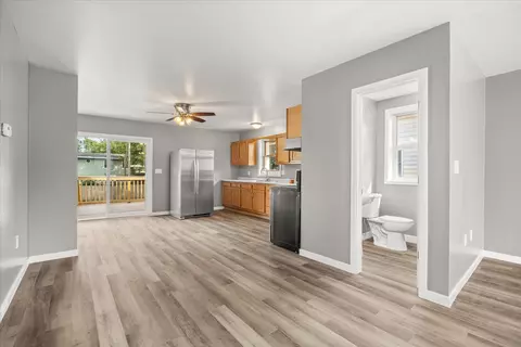Living - 702 4th Ave, Ottawa, IL 61350 photo 9 of 9
