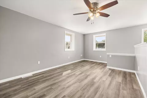 Living - 702 4th Ave, Ottawa, IL 61350 photo 8 of 9