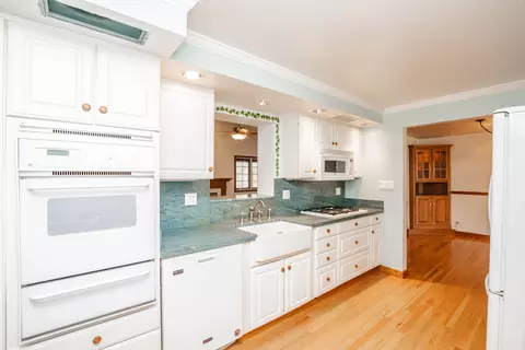 Kitchen - 3843 Springdale Ave, Glenview, IL 60025 photo 1 of 2