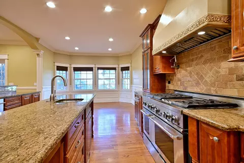 Kitchen - 1430 Park Ave, River Forest, IL 60305 photo 6 of 9