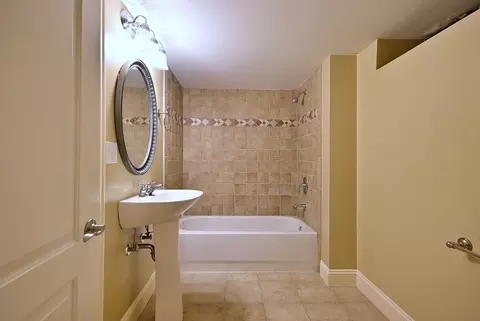 Bath - 1430 Park Ave, River Forest, IL 60305 photo 9 of 9
