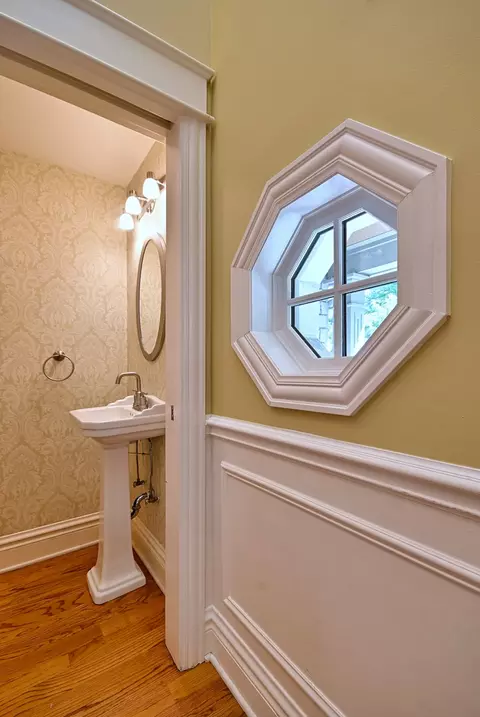 Bath - 1430 Park Ave, River Forest, IL 60305 photo 2 of 9