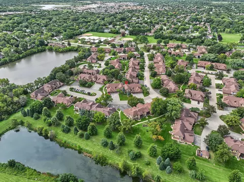 View/Area - 1774 Gloucester Ct #C, Wheaton, IL 60189 photo 3 of 4