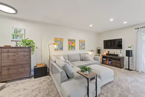 Living - 1774 Gloucester Ct #C, Wheaton, IL 60189 photo 2 of 3