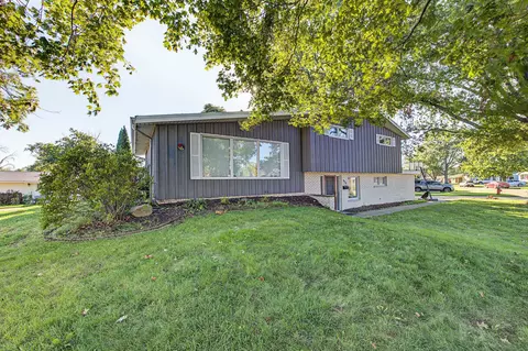 Exterior - 954 E Madison St, Morton, IL 61550 photo 7 of 7
