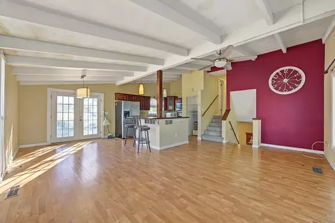 Living - 954 E Madison St, Morton, IL 61550 photo 4 of 4