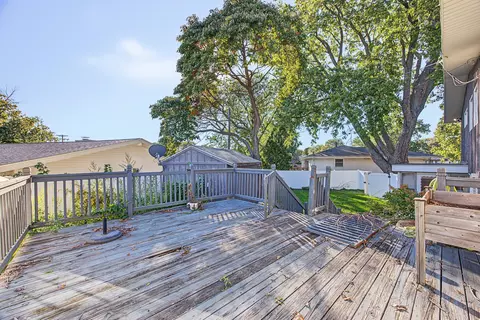 Exterior - 954 E Madison St, Morton, IL 61550 photo 6 of 7