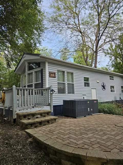 2795 E 28th Rd, Seneca, IL 61360