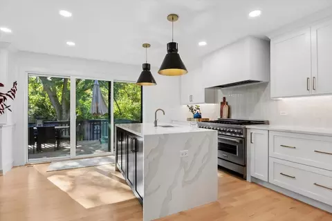 Kitchen - 1112 Colgate Ct, Naperville, IL 60565 photo 1 of 4