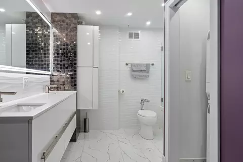 Bath - 222 E Pearson St #2002, Chicago, IL 60611 photo 2 of 2