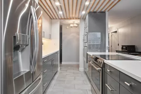 Kitchen - 222 E Pearson St #2002, Chicago, IL 60611 photo 3 of 5