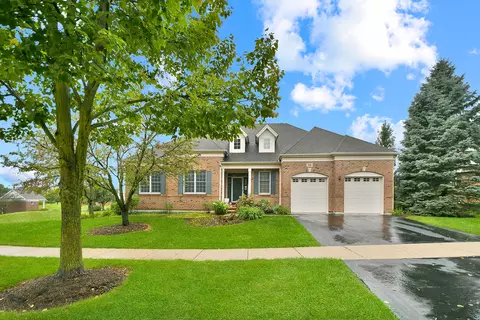 19 Eagle Ridge Dr, Hawthorn Woods, IL 60047