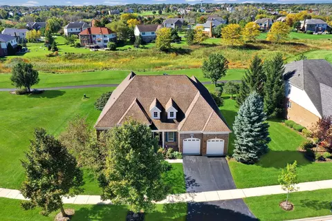 19 Eagle Ridge Dr, Hawthorn Woods, IL 60047