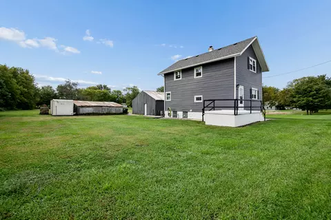 Exterior - 250 W Frontage St, Sheldon, IL 60966 photo 1 of 3