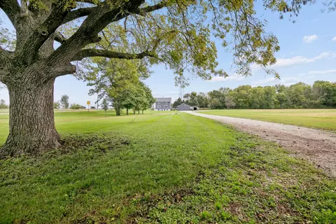 Exterior - 250 W Frontage St, Sheldon, IL 60966 photo 3 of 3