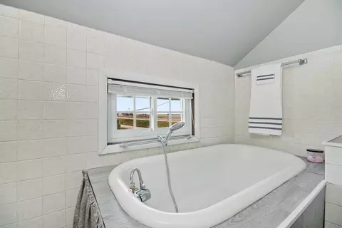 Bath - 250 W Frontage St, Sheldon, IL 60966 photo 2 of 2