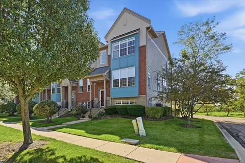 1671 Station Park Dr, Grayslake, IL 60030