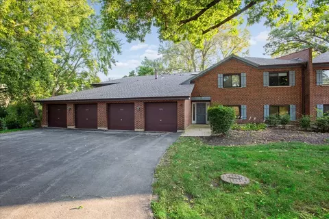 5373 Newport Dr #2-4B, Lisle, IL 60532