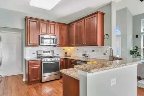 Kitchen - 2833 Waterfront Ave, Algonquin, IL 60102 photo 1 of 4