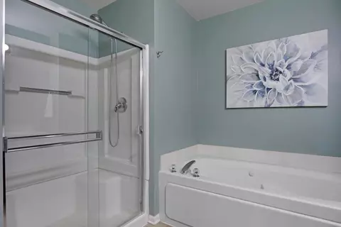 Bath - 2833 Waterfront Ave, Algonquin, IL 60102 photo 4 of 4