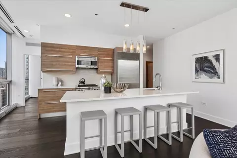 Kitchen - 110 W Superior St #1602, Chicago, IL 60654 photo 4 of 6