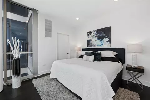 Bedroom - 110 W Superior St #1602, Chicago, IL 60654 photo 1 of 1