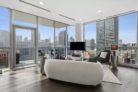 Living - 110 W Superior St #1602, Chicago, IL 60654 photo 2 of 4