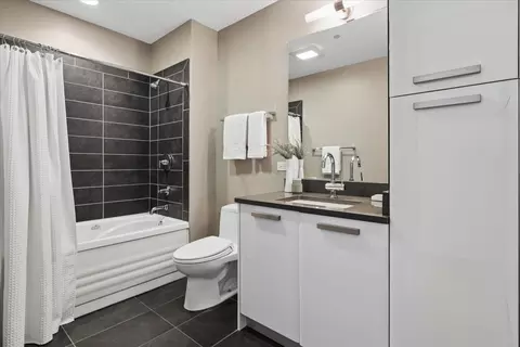 Bath - 110 W Superior St #1602, Chicago, IL 60654 photo 2 of 2