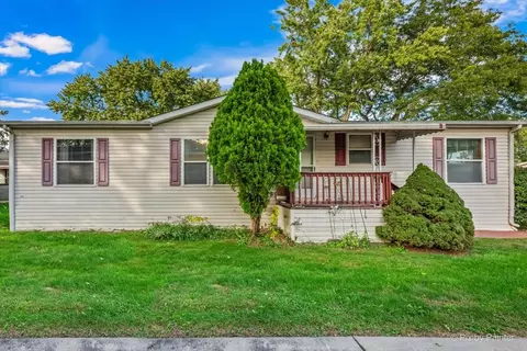 1130 Country Club Rd, Elgin, IL 60123