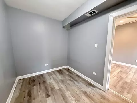 Bedroom - 6835 S Champlain Ave, Chicago, IL 60637 photo 5 of 9
