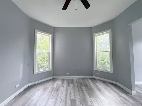 Living - 6835 S Champlain Ave, Chicago, IL 60637 photo 3 of 10