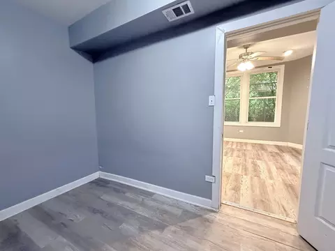 Bedroom - 6835 S Champlain Ave, Chicago, IL 60637 photo 6 of 9