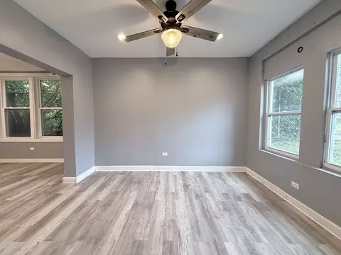 Living - 6835 S Champlain Ave, Chicago, IL 60637 photo 8 of 10