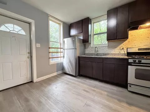 Kitchen - 6835 S Champlain Ave, Chicago, IL 60637 photo 1 of 3