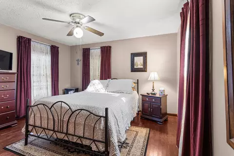 Bedroom - 280 S Plum St, Bement, IL 61813 photo 3 of 5
