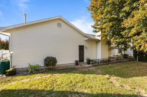Exterior - 280 S Plum St, Bement, IL 61813 photo 4 of 9