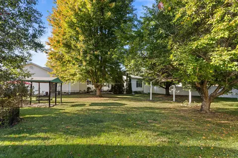 Exterior - 280 S Plum St, Bement, IL 61813 photo 5 of 9