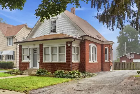 2915 Enoch Ave, Zion, IL 60099
