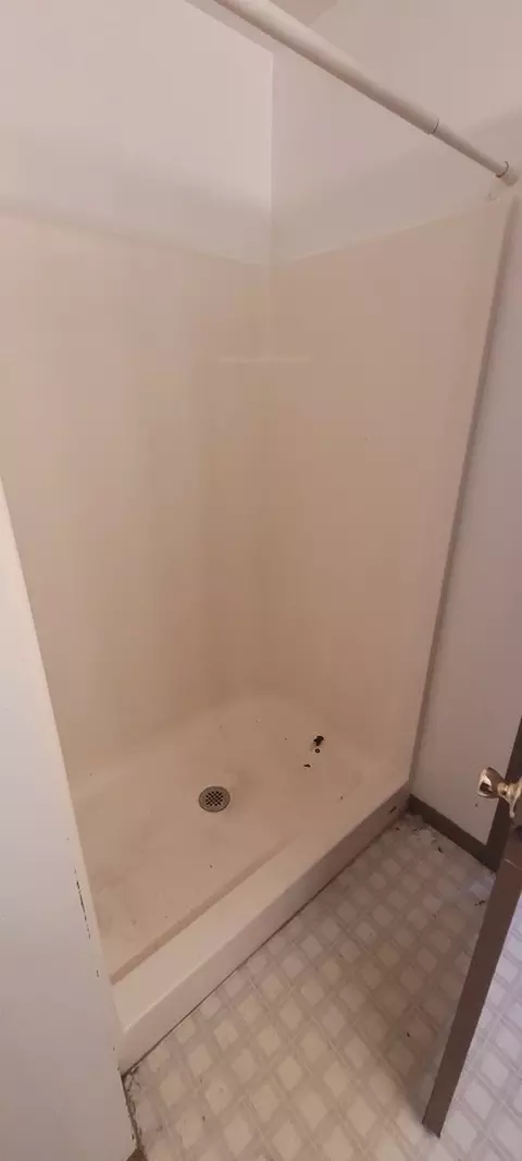 Bath - 22935 Judith Dr, Plainfield, IL 60586 photo 2 of 5