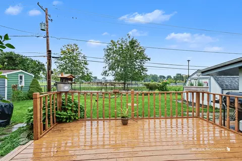 Exterior - 16 W Jeffery Ave, Wheeling, IL 60090 photo 3 of 6