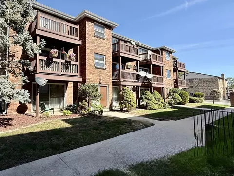 14800 Kilpatrick Ave #310, Midlothian, IL 60445