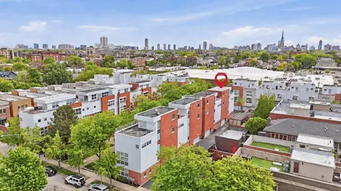 View/Area - Undisclosed, Chicago, IL 60657 photo 2 of 2