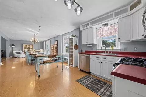 Kitchen - 9 N424 Tamara Dr, Elgin, IL 60124 photo 2 of 3