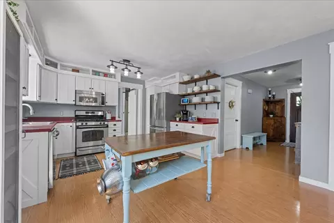 Kitchen - 9 N424 Tamara Dr, Elgin, IL 60124 photo 1 of 3