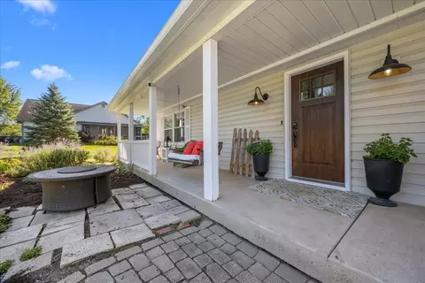 Exterior - 9 N424 Tamara Dr, Elgin, IL 60124 photo 2 of 6